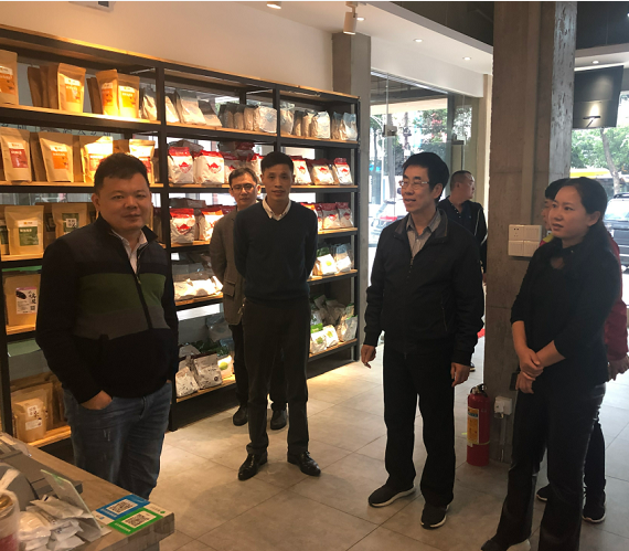 白云區(qū)松洲街道辦事處王主任一行蒞臨金達(dá)咖啡飲品城考察指導(dǎo)工作