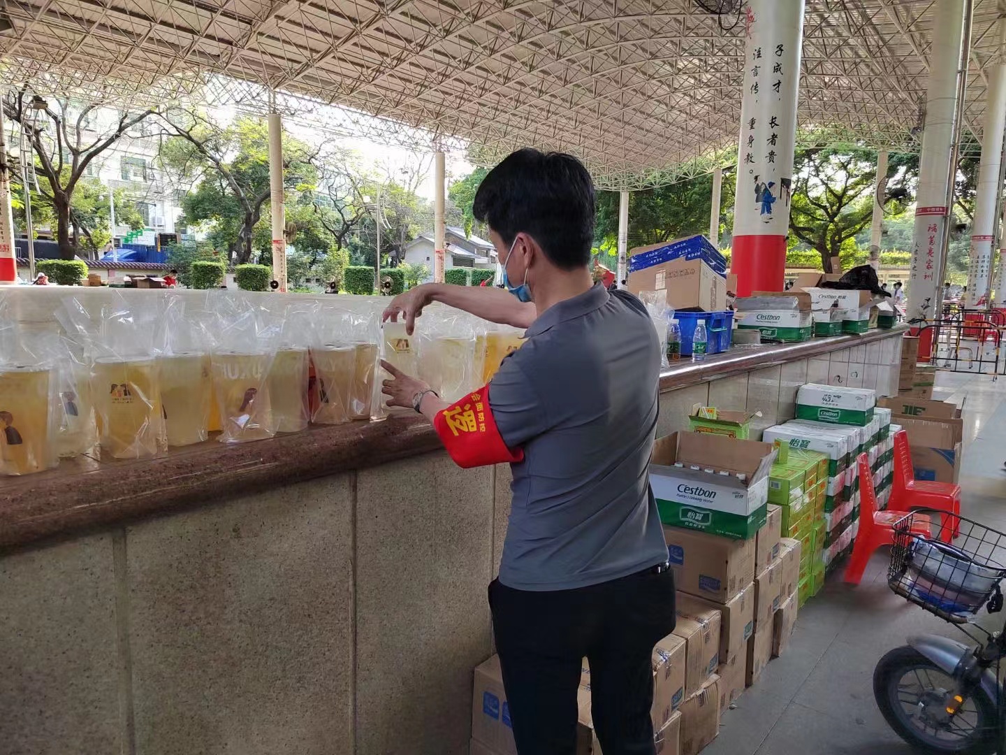 金達(dá)咖啡飲品城：咖啡新茶飲，送給白云抗疫工作者，傳遞愛心與溫暖 