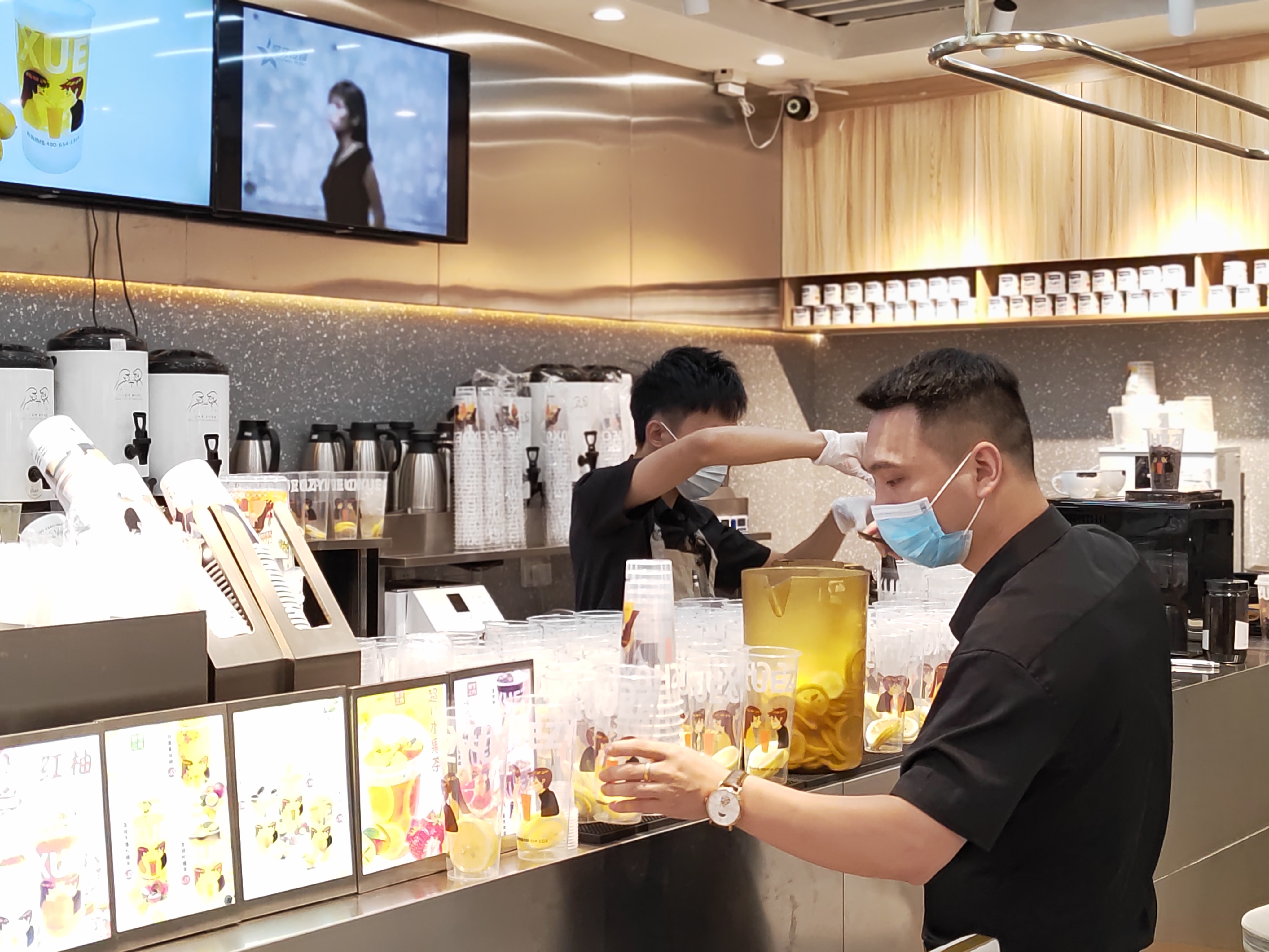 金達咖啡飲品城連續多次參與支持白云區防疫抗疫工作，履行社會責任 